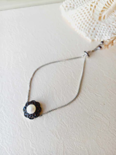 PULSEIRA GRAVATINHA FLOR COM APLICAÇOES DE RÓDIO NEGRO - loja online