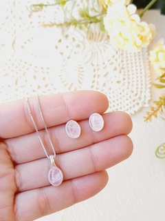 CONJUNTO OVAL EM PRATA 925 COM PEDRA NATURAL QUARTZO ROSA na internet