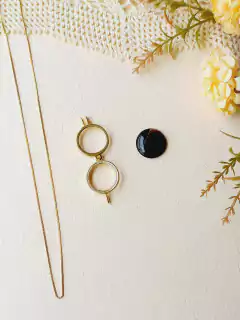 COLAR RELICÁRIO LISO COM UMA PEDRA NATURAL na internet