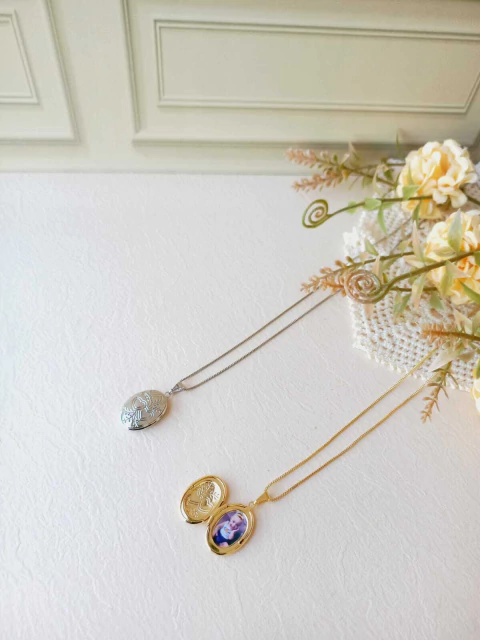 RELICÁRIO PEQUENO OVAL COM UMA FOTO - comprar online