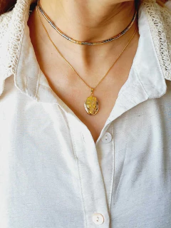 RELICÁRIO PEQUENO OVAL COM UMA FOTO