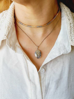 RELICÁRIO PEQUENO OVAL COM UMA FOTO na internet