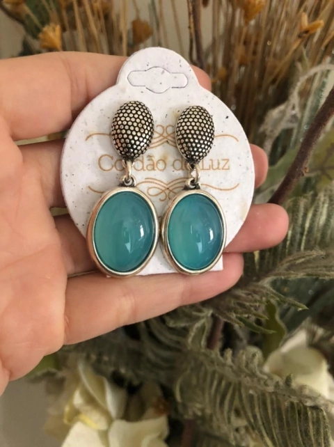 BRINCO EM PRATA ENVELHECIDA COM PEDRA NATURAL AGATHA AZUL