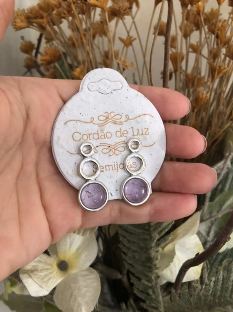 BRINCO BANHO RODIO COM TRIO DE AROS PEDRA NATURAL AMETISTA
