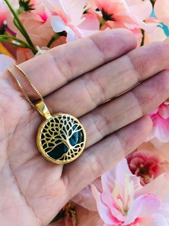 COLAR BANHO OURO 18K ARVORE DA VIDA COM PEDRA NATURAL FIXA AGATHA VERDE