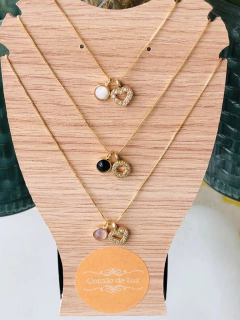 COLAR COM DOIS PINGENTES EM ZIRCONIAS E PEDRA NATURAL AMETISTA na internet