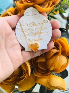 COLAR CORAÇÃO COM A PEDRA NATURAL AGATHA VERMELHA na internet