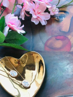 ESCAPULÁRIO DUPLA FACE CONCHA NATURAL MADREPÉROLA