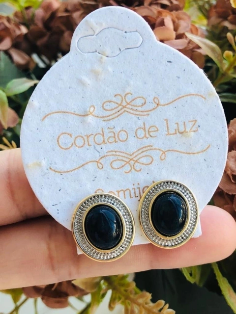 BRINCO OVAL COM APLICAÇÕES EM RÓDIO BRANCO PEDRA NATURAL SODALITA