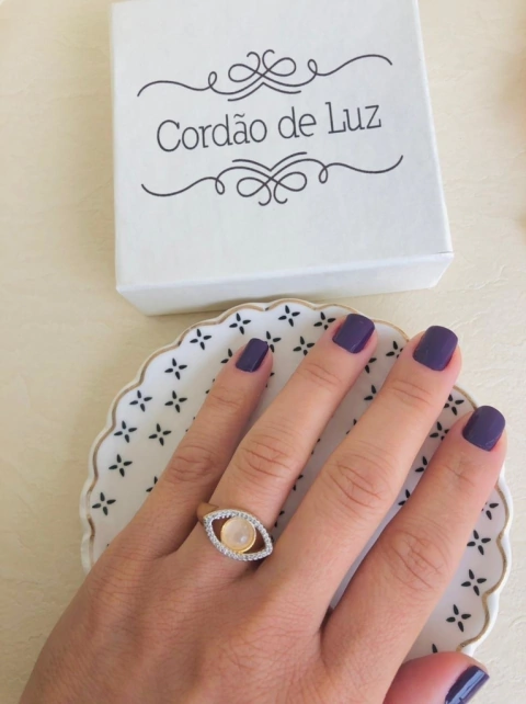 ANEL OLHO GREGO COM ZIRCÔNIAS BRANCAS PEDRA NATURAL QUARTZO ROSA