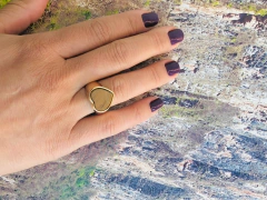 ANEL CORAÇÃO COM PEDRA NATURAL OLHO DE TIGRE - loja online