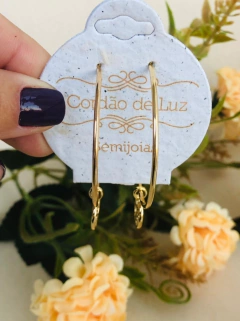 BRINCO DE ARGOLA MÉDIA PINGENTE REMOVÍVEL ÁRVORE DA VIDA - Cordão de Luz Joias Finas