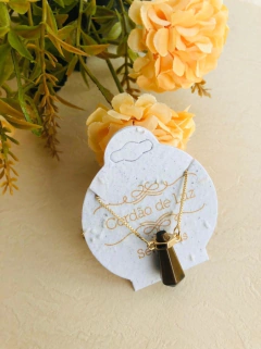 COLAR PRISMA GEOMÉTRICO BANHO OURO 18K OLHO DE TIGRE