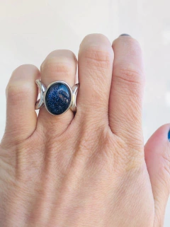 ANEL VOLUMOSO OVAL FOLHEADO A RÓDIO COM A PEDRA NATURAL ESTRELA - Cordão de Luz Joias Finas