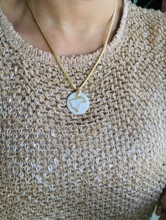 COLAR MAPA DO BRASIL CONCHA NATURAL MADREPÉROLA