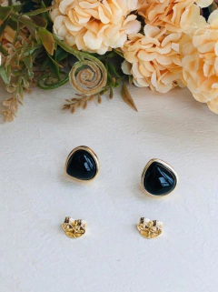 BRINCO GOTA COM PEDRA NATURAL AGATHA NEGRA - comprar online