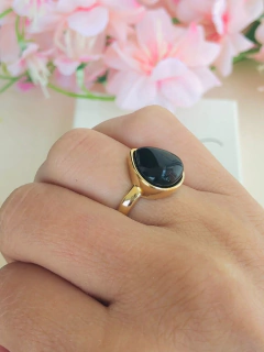 ANEL GOTA PEQUENA AJUSTÁVEL COM PEDRA NATURAL AGATHA NEGRA - Cordão de Luz Joias Finas