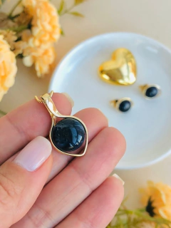 CONJUNTO REDONDO GOTA COM PEDRA NATURAL SODALITA na internet