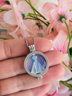 COLAR RELICARIO CÁPSULA NOSSA SENHORA COM 1 PEDRA NATURAL na internet