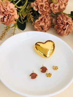 BRINCO REDONDO PEDRA NATURAL DO SOL na internet