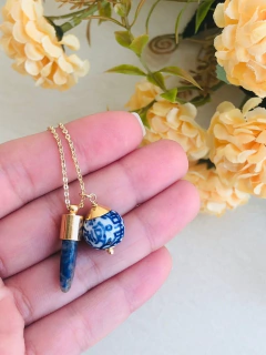 COLAR PINGENTE DUPLO BOLA E DENTE PEDRA NATURAL SODALITA na internet