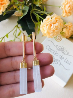 BRINCO PALITO COM PEDRA NATURAL SELENITA