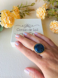 ANEL REDONDO AJUSTÁVEL PEDRA NATURAL SODALITA - Cordão de Luz Joias Finas