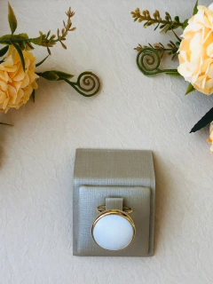 ANEL REDONDO AJUSTÁVEL CONCHA NATURAL MADREPÉROLA - loja online