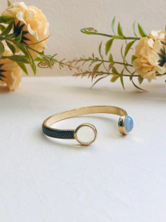 BRACELETE PULSEIRA BANHO OURO 18K E RÓDIO NEGRO COM PEDRA OPALINA