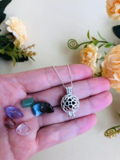 COLAR MINI CHAMADOR DE ANJO E DIFUSOR AROMATICO COM PEDRAS NATURAIS EM PRATA 925 - loja online