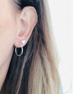 BRINCO PRISMA GEOMETRICO LISO EM PRATA 925 - Cordão de Luz Joias Finas