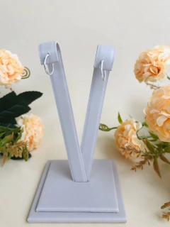 BRINCO DE ARGOLA PEQUENA LISA EM PRATA 925 na internet