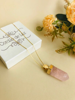 COLAR BANHO OURO 18K PEDRA BRUTA QUARTZO ROSA - Cordão de Luz Joias Finas