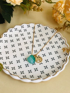 COLAR SIGNO DE VIRGEM COM PEDRA NATURAL AGATHA VERDE - Cordão de Luz Joias Finas