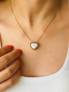 COLAR HOOPONOPONO PEDRA NATURAL HOWLITA BRANCA - comprar online