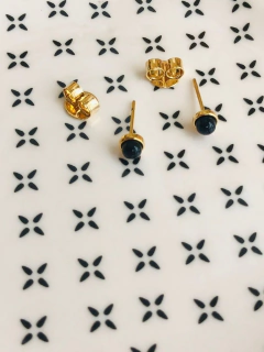 BRINCO PONTO DE LUZ PEDRA NATURAL AGATHA NEGRA na internet