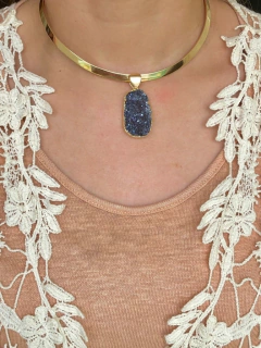 COLAR CHOKER COM PEDRA DRUSA DE AMETISTA na internet