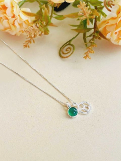 COLAR PRATA 925 SIGNO DE TOURO COM PEDRA NATURAL AGATHA VERDE na internet