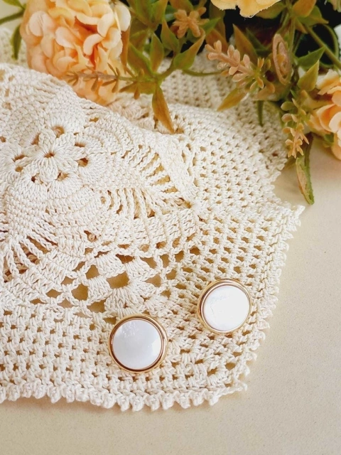 BRINCO REDONDO MÉDIO MADREPEROLA - comprar online