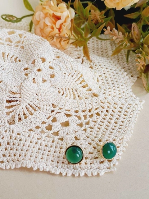 BRINCO REDONDO PEQUENO COM PEDRA NATURAL AGATHA VERDE