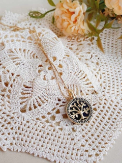 COLAR ESMALTADO ARVORE DA VIDA COM PEDRA NATURAL SODALITA - Cordão de Luz Joias Finas