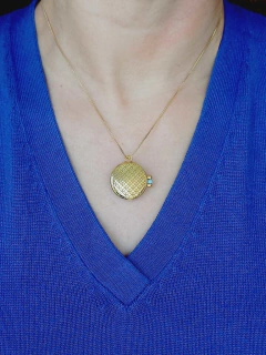 COLAR RELICÁRIO DUPLA FACE FLOR DA VIDA ESMATADO COM UMA FOTO