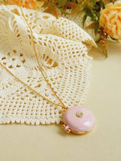 COLAR RELICÁRIO DUPLA FACE FLOR DA VIDA ESMATADO COM UMA FOTO - Cordão de Luz Joias Finas