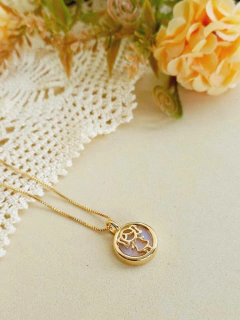 COLAR MENINA COM PEDRA NATURAL EM FORMATO REDONDO - Cordão de Luz Joias Finas