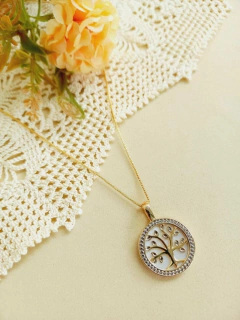 COLAR ARVORE DA VIDA COM APLICAÇÕES DE RÓDIO BRANCO PEDRA NATURAL MADREPEROLA - Cordão de Luz Joias Finas