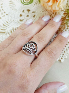 ANEL FLOR DE LOTUS EM PRATA 925 - comprar online