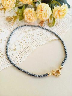 COLAR CHOKER FECHO BÓIA ESFERAS DE HEMATITA