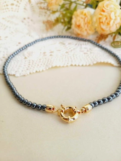 COLAR CHOKER FECHO BÓIA ESFERAS DE HEMATITA - Cordão de Luz Joias Finas