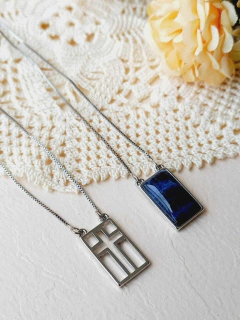 ESCAPULÁRIO RETANGULAR COM PEDRA NATURAL