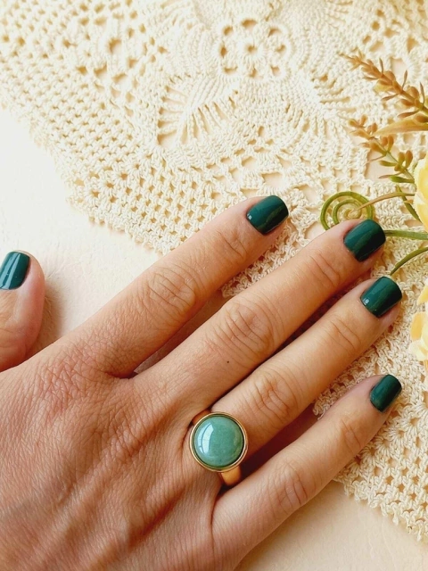 ANEL REDONDO COM PEDRA NATURAL QUARTZO VERDE PEROLADO